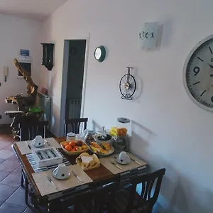  בית הארחה Clock's House