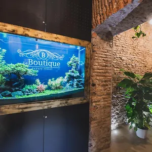 Le Boutique Luxury Diffused In Historic Center Vendégház